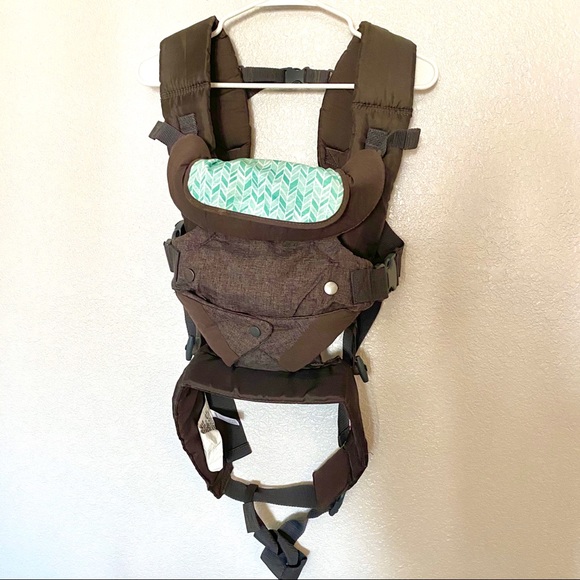 Infantino Other - Infantino 4 in 1 baby carrier- ergonomic